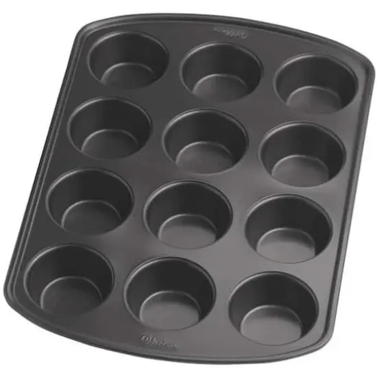 Wilton&reg; Perfect Results Muffin Pan {3}