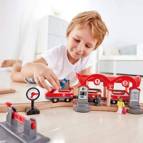 Hape Busy City Rail Wooden Train Set {3}