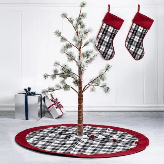 Glitzhome&reg; Black & White Plaid Stockings & Tree Skirt Set {3}