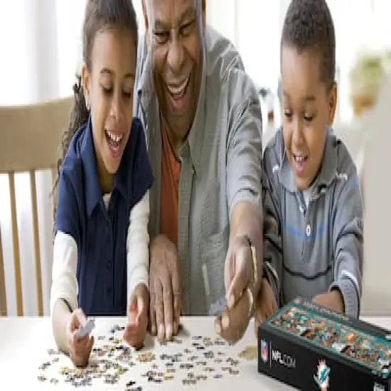 NFL Game Day in the Dog House 1,000 Piece Puzzle Miami Dolphins {3}