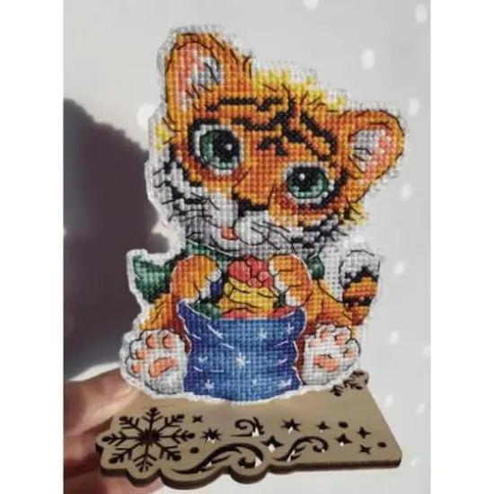 MP Studia Baby Tiger Christmas Tree Ornament Plastic Canvas Counted Cross Stitch Kit {3}