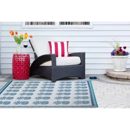 DII&reg; Blue Pineapple Outdoor Rug, 4ft. x 6ft. {5}