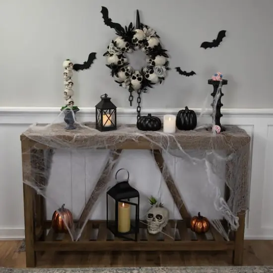 15" Skulls & Chains with Gray Roses Halloween Wreath {3}