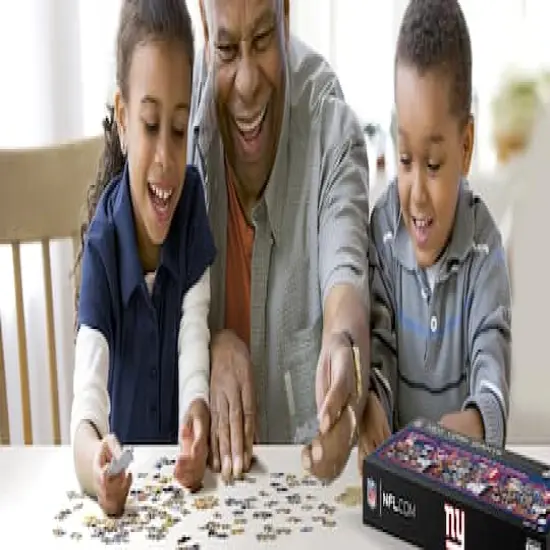 NFL Game Day in the Dog House 1,000 Piece Puzzle New York Giants {3}