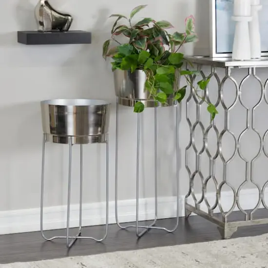 CosmoLiving by Cosmopolitan Contemporary Planter Stand Set Silver {3}