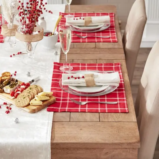 DII&reg; Holly Berry Plaid Placemat, 6ct. {5}
