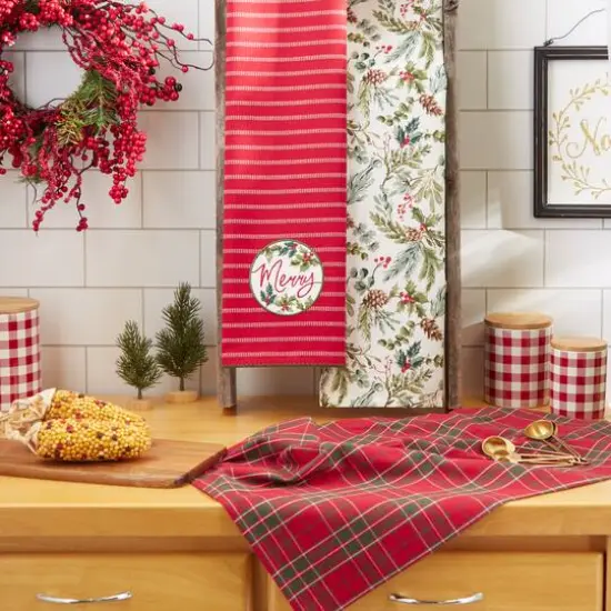 DII&reg; Merry Holly Dishtowel Set {5}