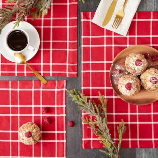 DII&reg; Holly Berry Plaid Placemat, 6ct. {7}