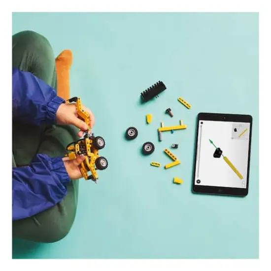 LEGO&reg; Technic&trade; Backhoe Loader {6}