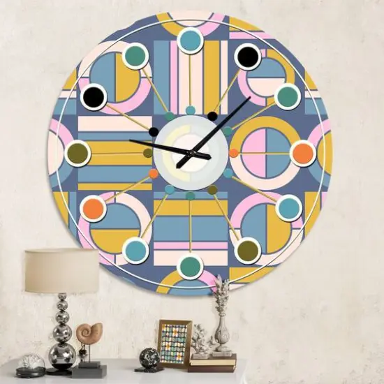 Designart 'Retro Circular Design I Mid-Century Modern Wall Clock {1}
