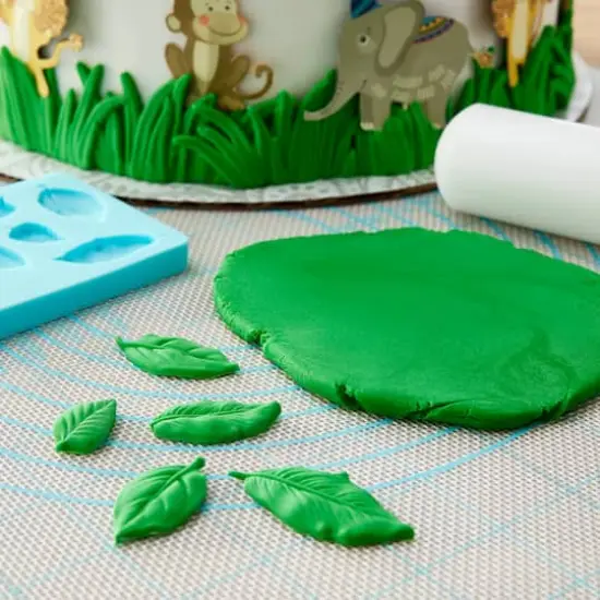 Satin Ice&trade; Professional's Choice Fondant, 2lb. Green {4}