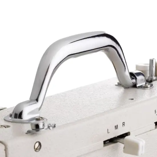 Barracuda 200ZW Sewing Machine with Craftsman Kit {7}