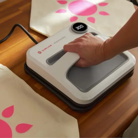 SINGER&reg; MOMENTO&trade; Square Press {3}