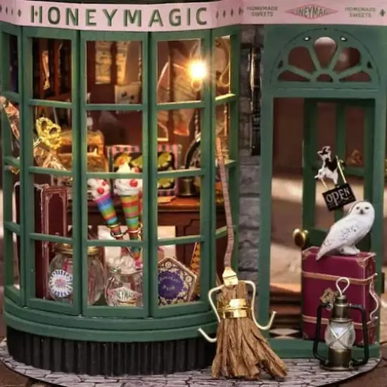 Wizardi Magic Shop Miniature Dollhouse Roombox Kit {4}
