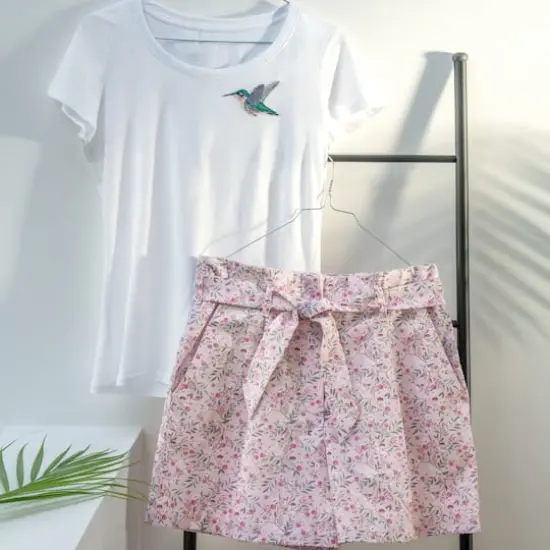 G&uuml;termann 1,094yd. Universal Serger Thread 010 Black {4}