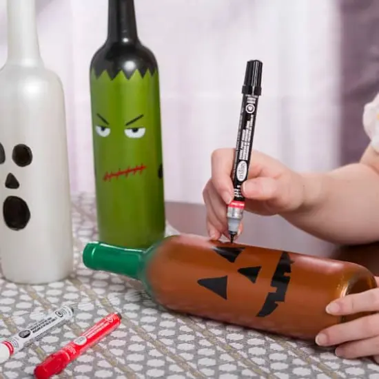 Testors&reg; Glossy Chisel Tip Enamel Marker Blue {6}