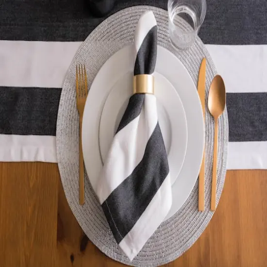 DII&reg; Metallic Silver Round Polypropylene Woven Placemat (Set of 4) {5}