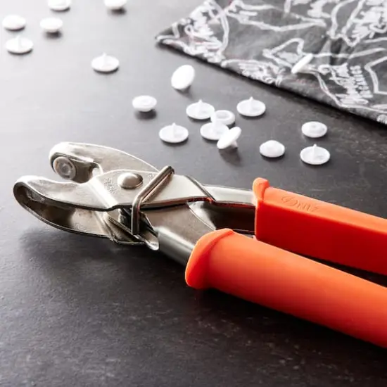 Dritz&reg; Plastic Snap Pliers {8}