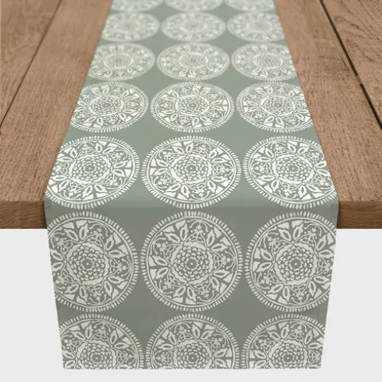 Small Medallions Indoor/Outdoor Table Runner Green {3}