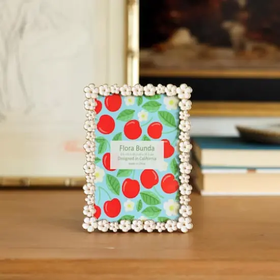 Flora Bunda 4" x 6" All Around Daisy Edge Zinc Alloy Picture Frame {3}