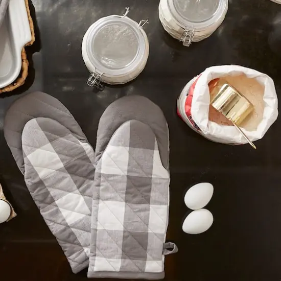 DII&reg; Buffalo Check Oven Mitts, 2ct. Gray {5}