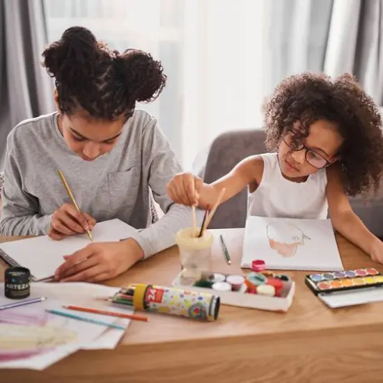 Arteza&reg; Kids 24 Scented Colored Triangular Pencils Set {7}