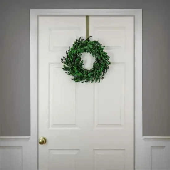 18" Spring Boxwood Wreath {3}