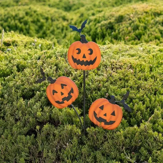 Glitzhome&reg; 39.5"H Halloween Metal Triple Pumpkin with Spring Bats Yard Stake {4}