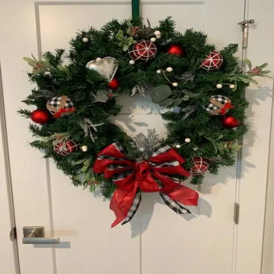 20" Canadian Pine Artificial Christmas Wreath {9}