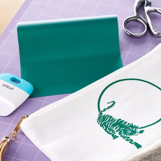Cricut Joy&trade; Smart Iron-On&trade; Kelly {3}