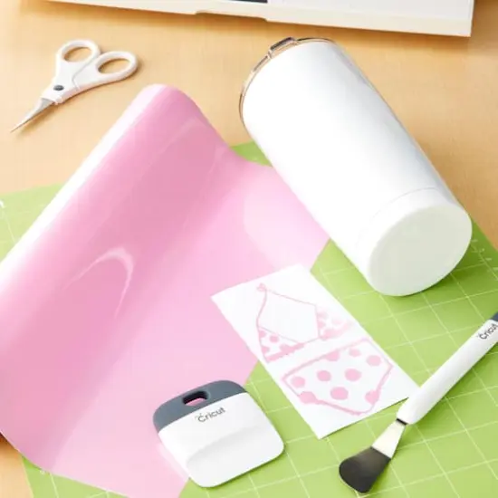 Cricut&reg; Premium Vinyl&trade; Pearl Pastel Pink {3}