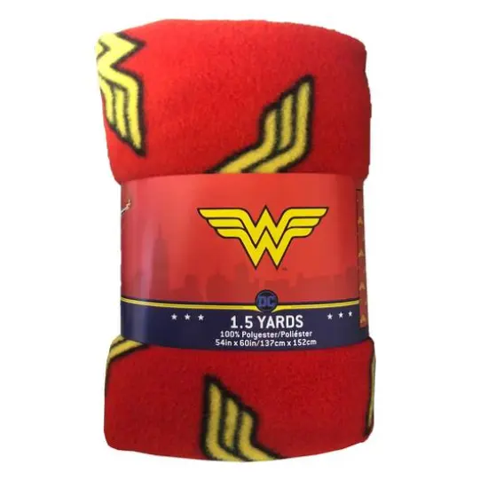 Camelot Fabrics DC Comics Wonder Woman Fleece Precut Set {1}