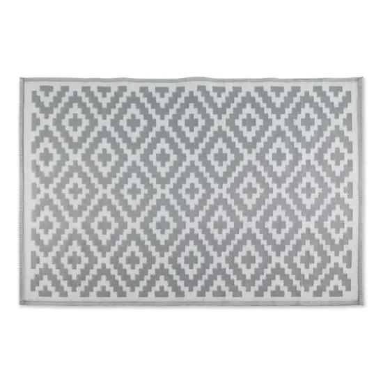 DII&reg; Mesa Diamonds Outdoor Rug, 4ft. x 6ft. Gray/White {5}