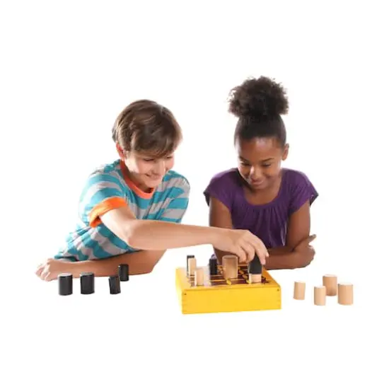 Gobblet!&trade; Game {4}