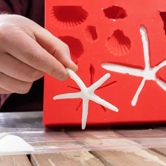 Alumilite&trade; 32oz. Amazing Mold Maker {4}