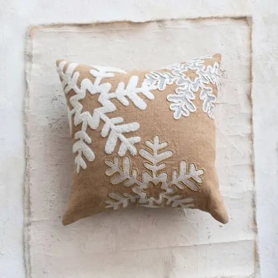 Hello Honey&reg; 18" Beige & White Appliqu&eacute; {4}