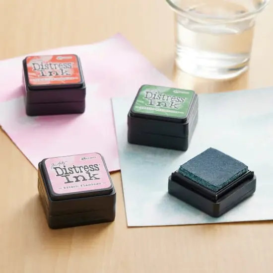 Tim Holtz&reg; Distress Ink Pad Mini Kit no 16 Speckled Egg/Crackling Campfire/Rustic Wilderness/Kitsch Flamingo {5}