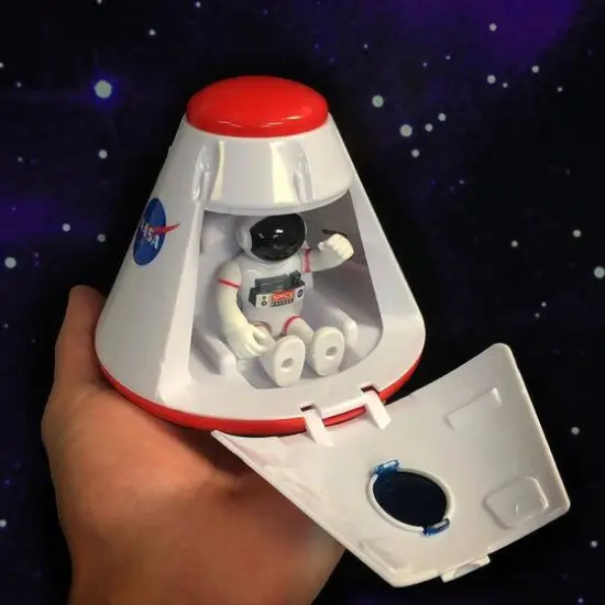 Daron&reg; NASA Space Adventure Space Series&trade; Capsule Playset with Lights and Astronaut {5}