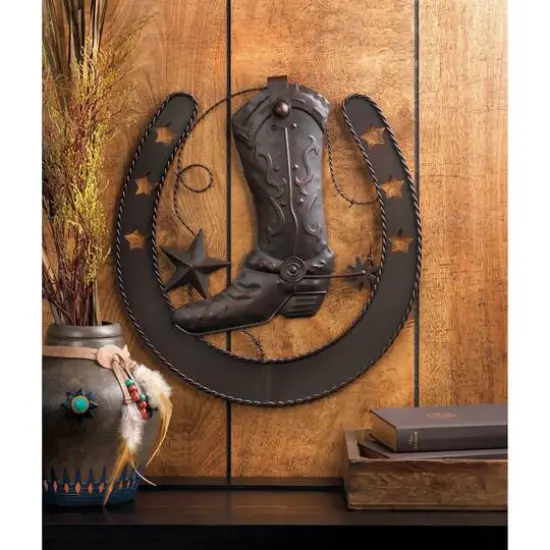 Metal Boot & Horseshoe Wall D&eacute;cor {3}
