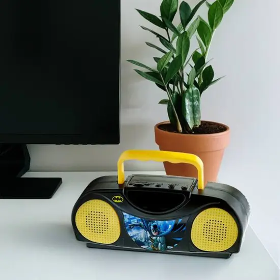 Batman Portable Radio & Karaoke System {4}