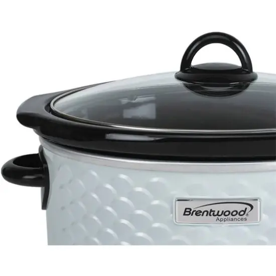 Brentwood White 4.5qt. Scallop-Pattern Slow Cooker {3}