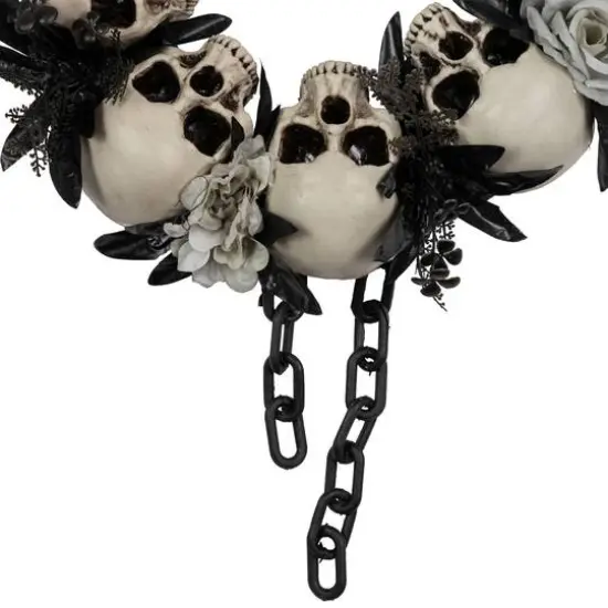 15" Skulls & Chains with Gray Roses Halloween Wreath {7}