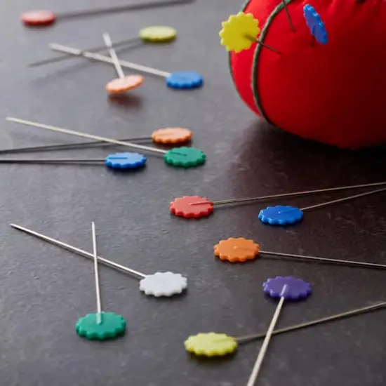 Loops & Threads&trade; Flat Flower Pins {3}