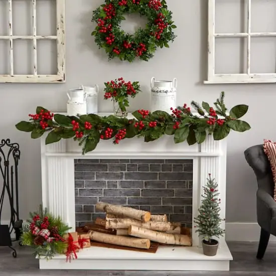 11" Berry Boxwood Arrangement in Glass Jar {4}