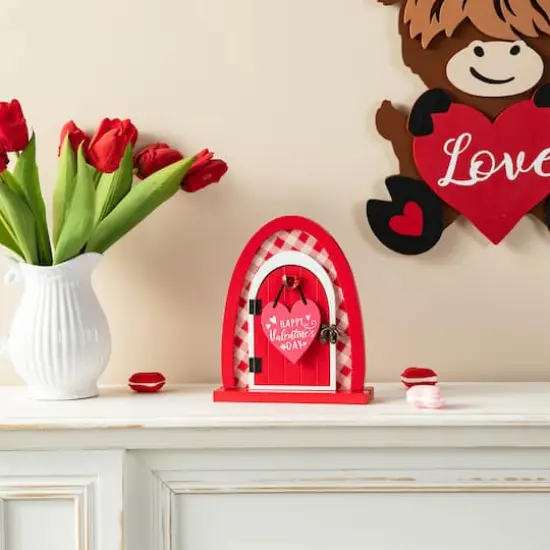 Glitzhome&reg; 8.5" Valentine's Wooden Door-Shaped Photo Frame Table D&eacute;cor {5}