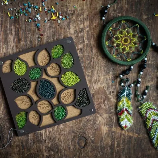 Wonderland Crafts 5" x 5" Leaf Bead Organizer with Transparent Cover {3}