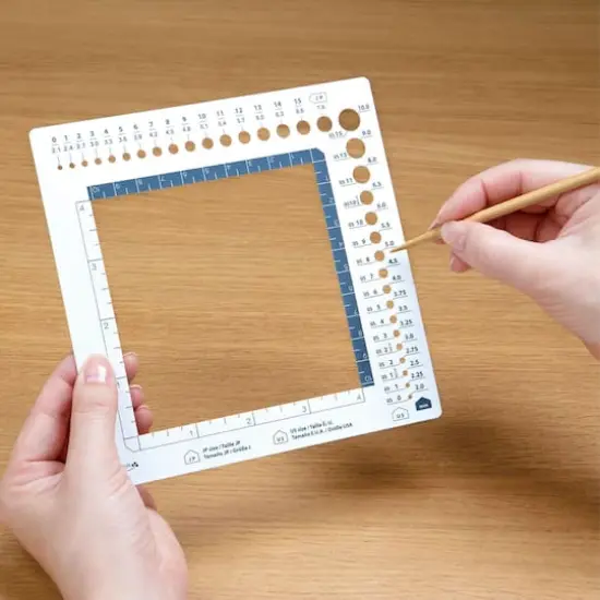 Clover Swatch Ruler & Needle Gauge {4}