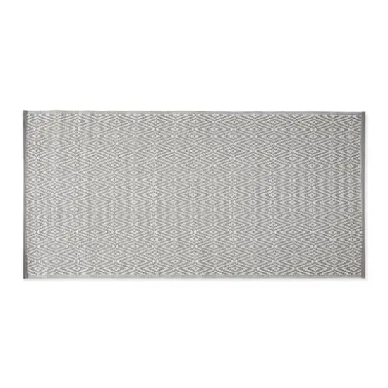 DII&reg; Gray Diamond Outdoor Rug, 3ft. x 6ft. {3}