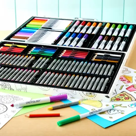 150 Piece Kid's Art Case by Creatology&trade; {3}