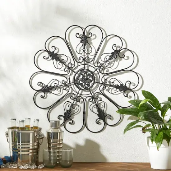 Glitzhome&reg; 23.75" Traditional Iron Scroll Wall D&eacute;cor {5}